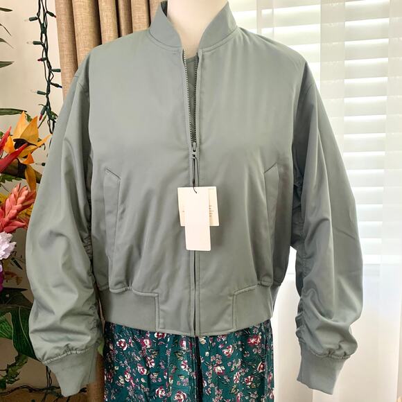 Uniqlo C Bomber Jacket in 53 Green - Picture 4 of 9